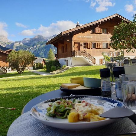 Chalet Spitzhorn - Your Peak Getaway - Private Terrasse & Gratis Parkplatz Gsteig Εξωτερικό φωτογραφία